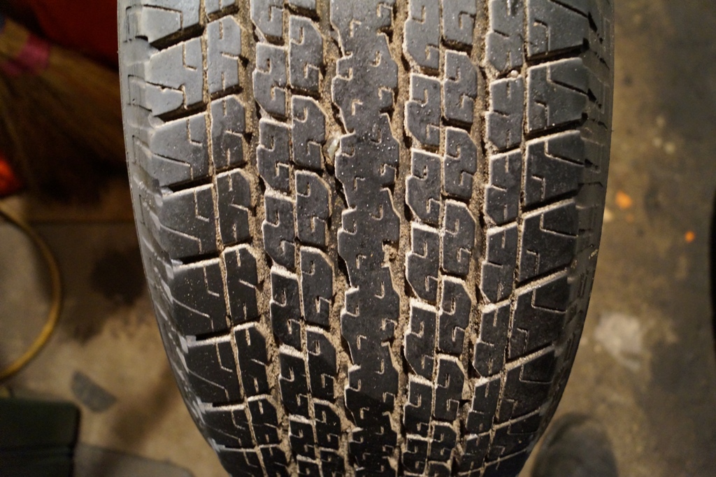 245 70 r16. Bridgestone Dueler h/t 245/70/16. Bridgestone 245/70/r16. Бриджстоун Дуэлер 245/70 r16. L200 штатные шины размер Dueler h.