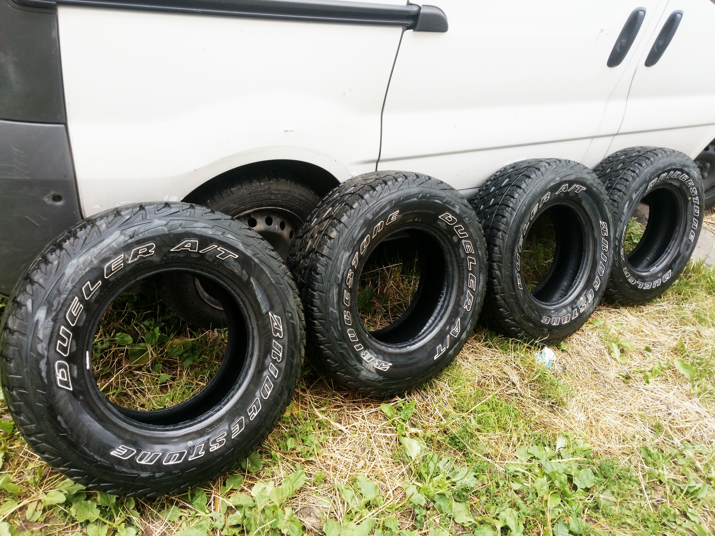 Шины 265 r16. 265/70 R16 Bridgestone Dueler. 265/70 R16. Резина на л 200 265 70 16. L200 штатные шины размер Dueler h.